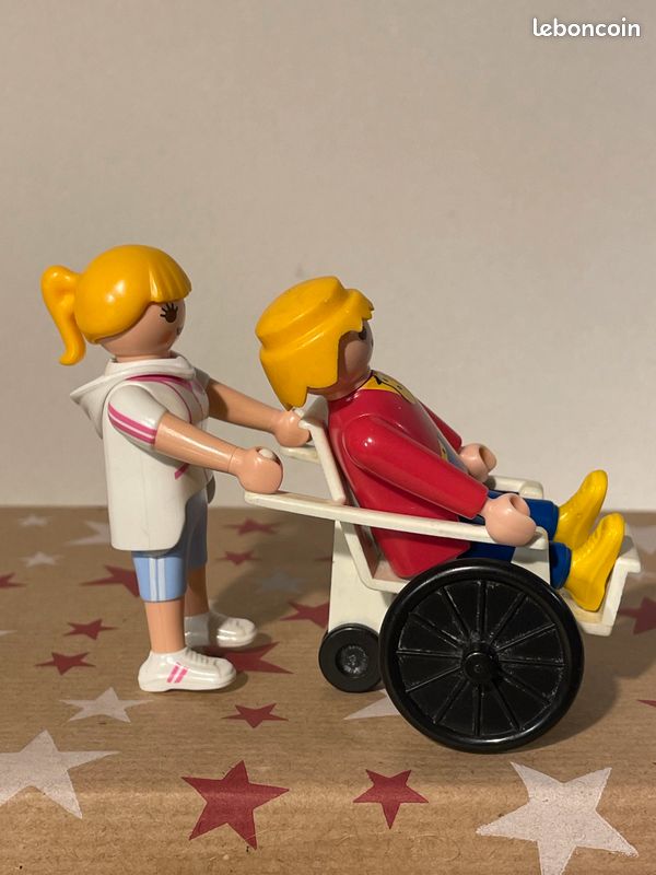 Playmobil 2 figurines femme sportive et homme dans fauteuil roulant (image 4)