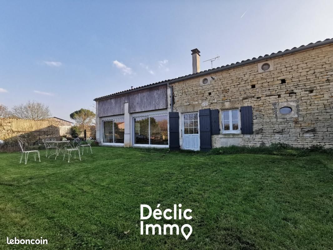 Maison 8 pièces 149 m² · à Le Vanneau-Irleau · 149 m² · 228 800 €