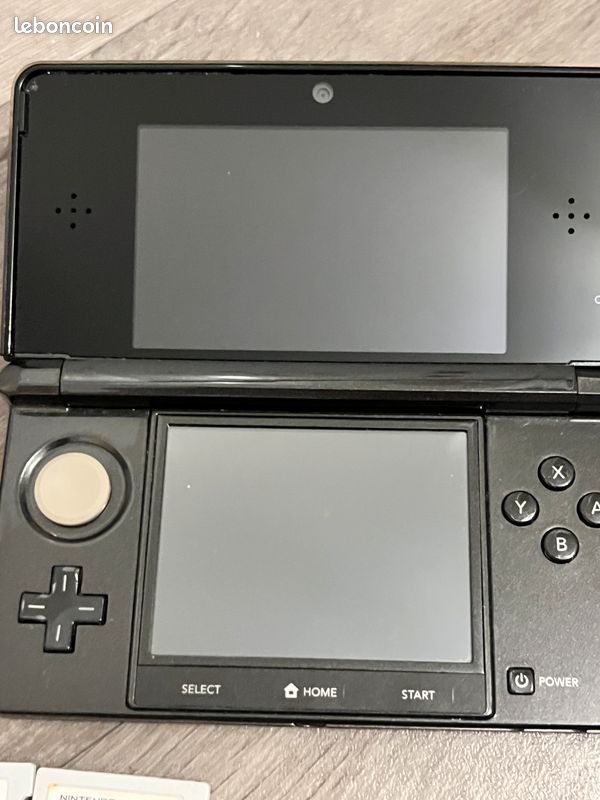 Nintendo 3DS Noire + un jeux au choix (image 3)
