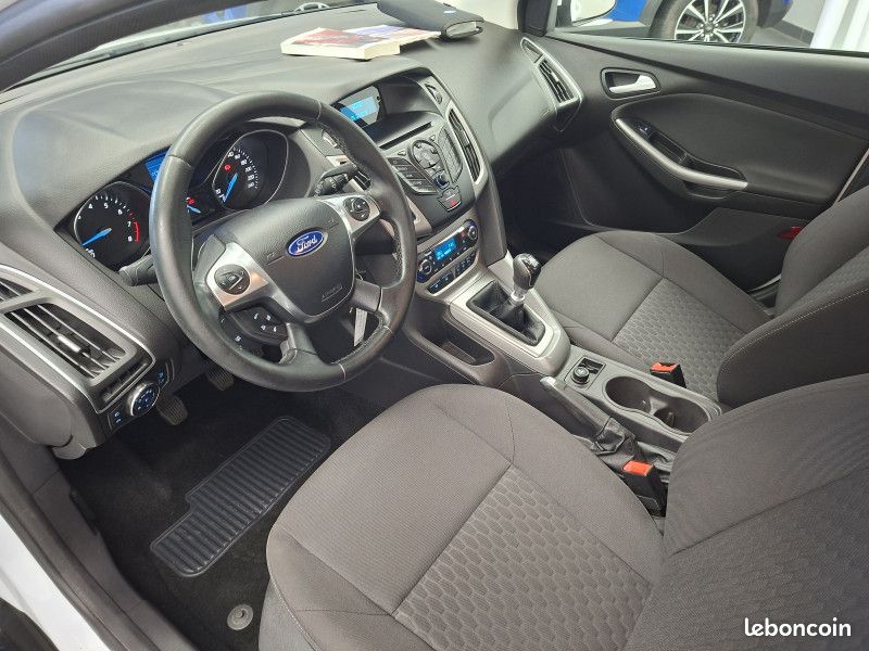 Ford FOCUS 1.0 scti 125 ch 1ère main / Clim Auto / Régulateur / Radar / Bluetooth / (image 14)