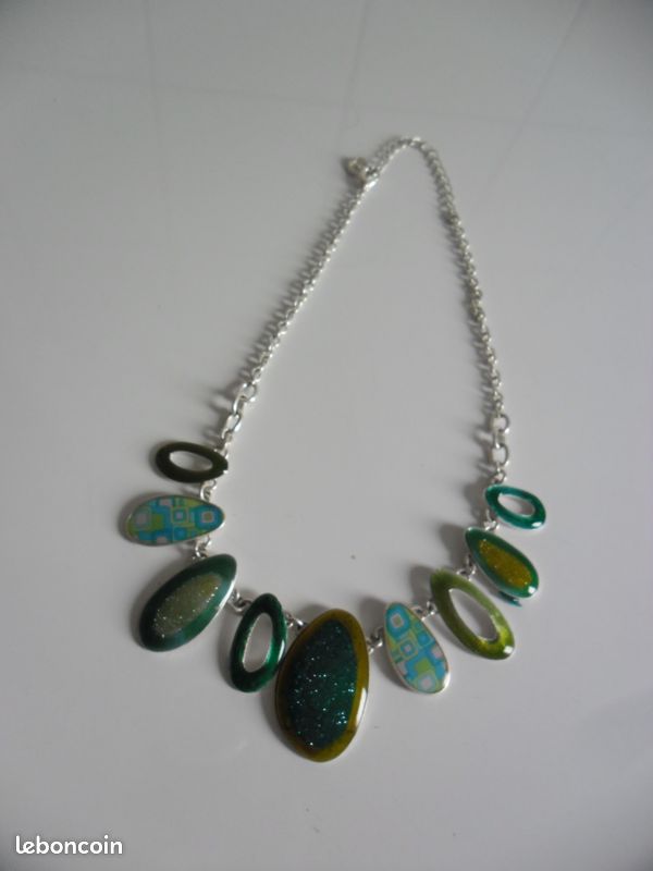 Collier turquoise doré long 48 cm (image 1)