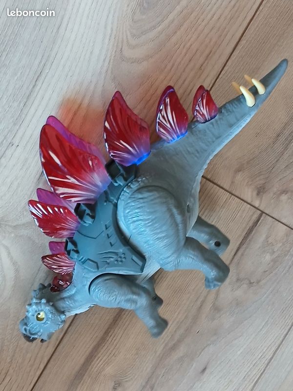 Figurine Dinosaure articulée et sonore (image 9)