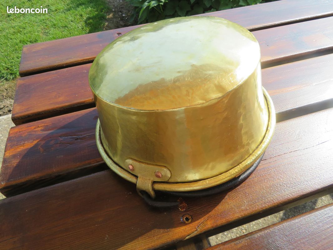 Ancien chaudron/seau en cuivre jaune avec anse pliante en fer forgé riveté - FRANCE (XIXé) (image 7)