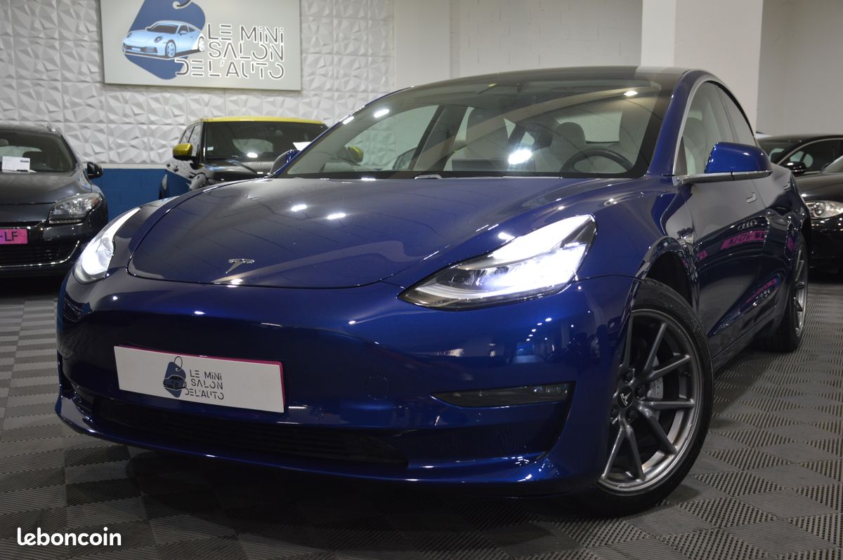 TESLA MODEL 3 LONG RANGE DUAL MOTOR AWD 75KWH (441CH)-54.685km-1ère Main-Toit Panoramique-Autopilot-Sièges Chauffants AV/AR-Caméra-Intérieur Premium Noir/Blanc-Jantes 18"-Garantie 6 Mois (image 2)