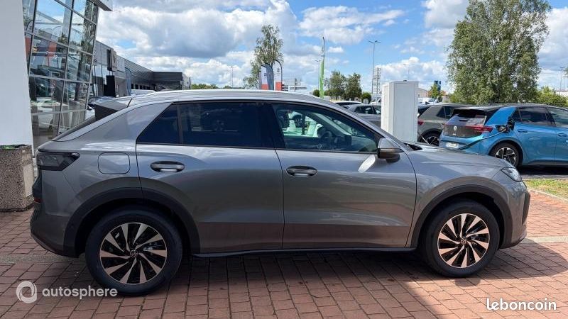 Volkswagen T-Roc 1.5 eTSI 150ch Style DSG7 (image 8)