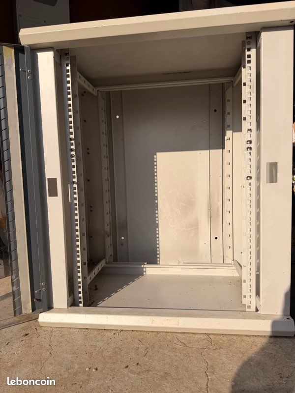 Armoire serveur 19’’ batterie Pylontech (image 1)