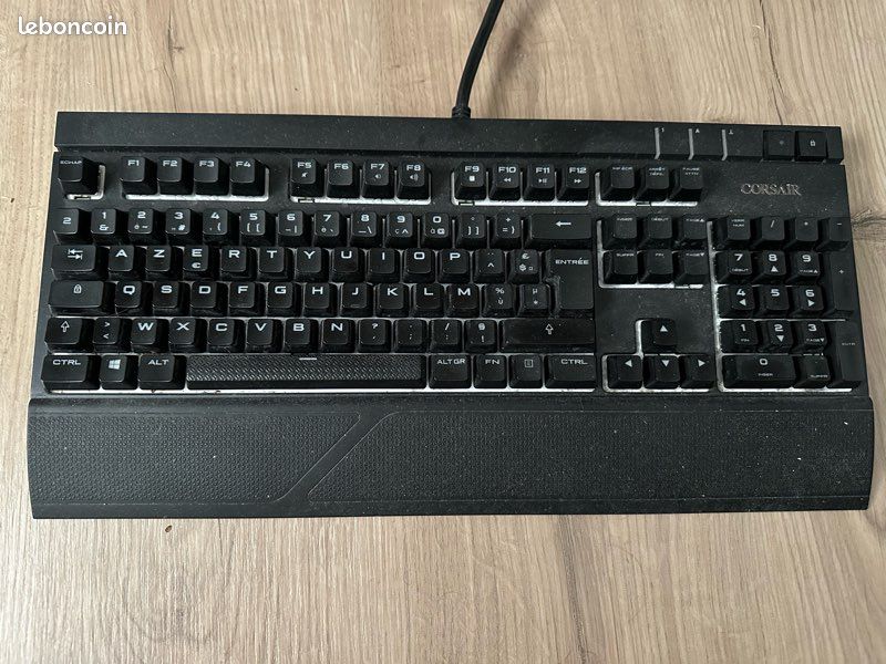 Clavier Corsair Gaming STRAFE RGB MX SILENT (image 1)