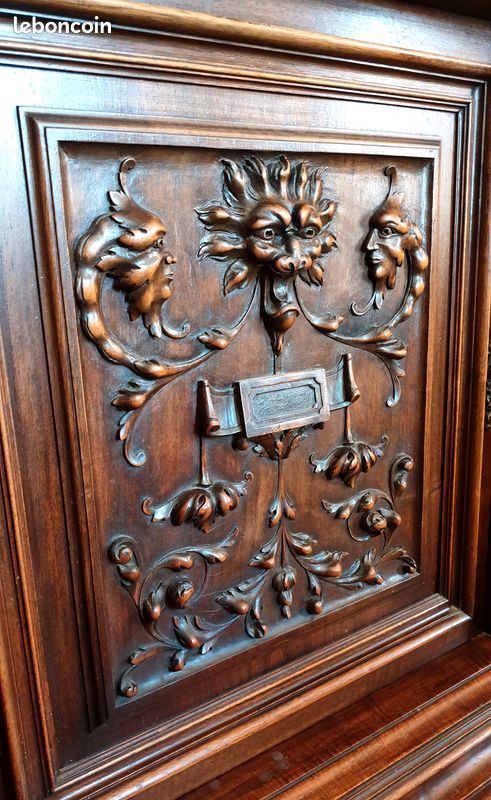 Buffet en bois massif style renaissance (image 1)