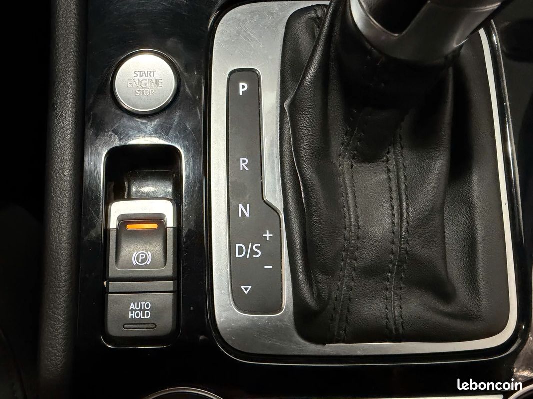 Volkswagen TOUAREG 3.0 V6 TDI 262 CH TIPTRONIC 8 4 Motion R-LINE (image 37)