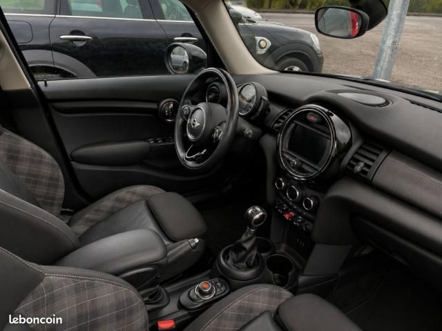 Mini 5 portes HATCH F55 MINI Cooper 136 ch BVA6 Edition Blackfriars (image 4)