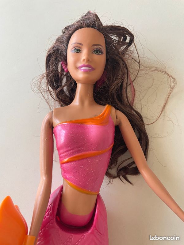 Barbie, sirène qui nage toute seule (image 3)