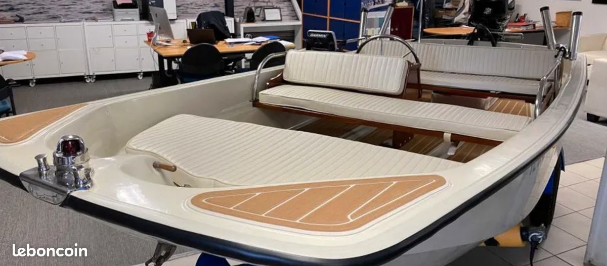 Boston whaler (image 2)