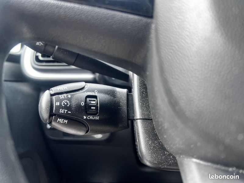 Citroen C3 STE 1.2 PURETECH 83CH S&S FEEL (image 12)