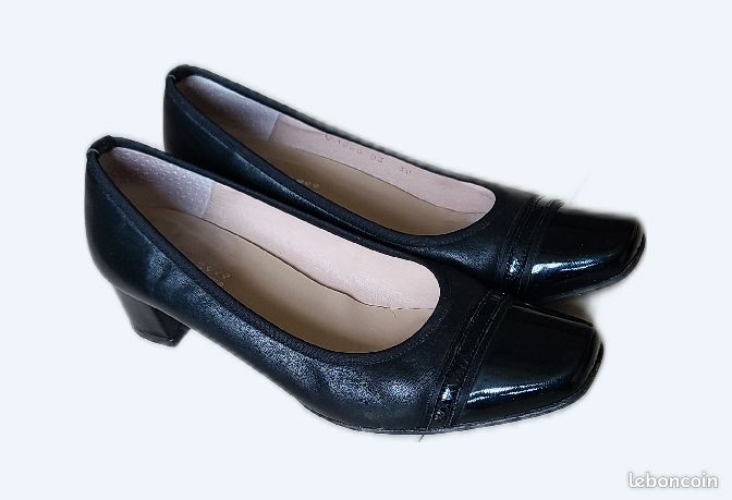 A vendre chaussure noire tout cuir Chaussures