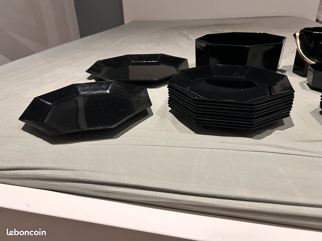 Service de table vintage Arcoroc noir octogonal – Lot complet 35+ pièces (image 2)