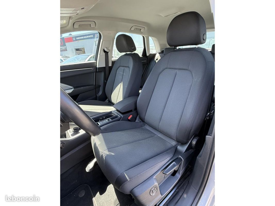 AUDI Q3 45 TFSI e 245ch Design S tronic 6 (image 4)