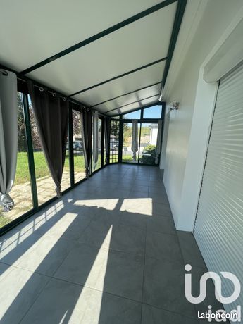 https://img.leboncoin.fr/api/v1/lbcpb1/images/d7/20/cf/d720cf22a385f0d6432bf8124c3e5a134fa9a73f.jpg?rule=ad-image