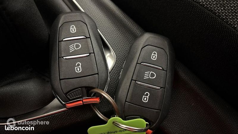 Peugeot 208 1.2 PureTech 100ch S&S Active (image 16)