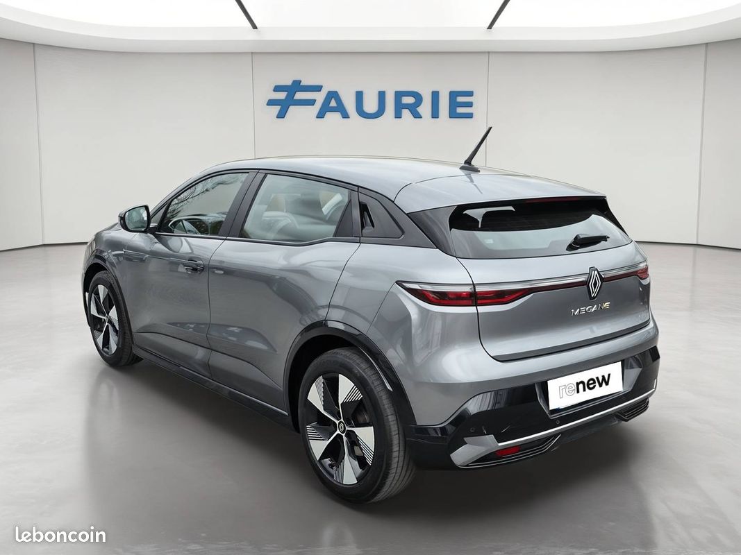RENAULT Megane E-Tech EV40 130ch standard charge Equilibre (image 7)
