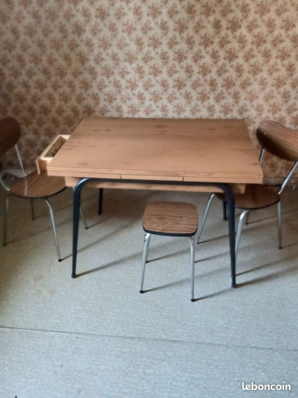 Ensemble table vintage (image 1)
