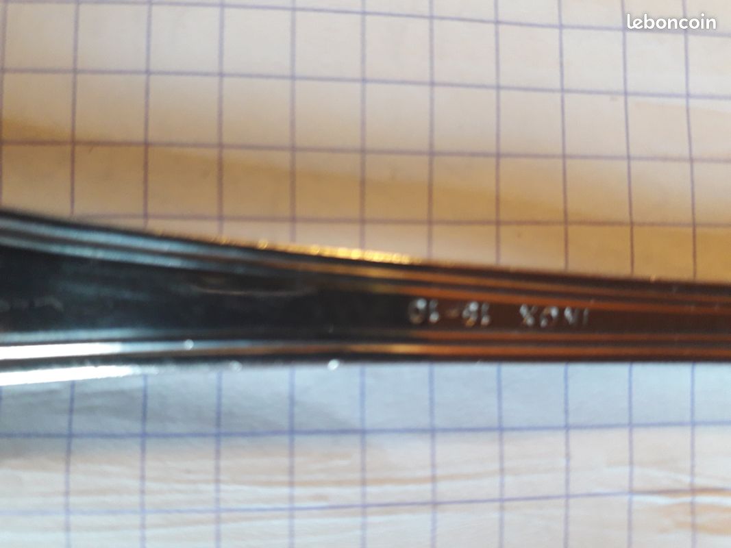 Lot de 4 couteaux à poisson en inox 18 -10 . Prix 8 (image 3)