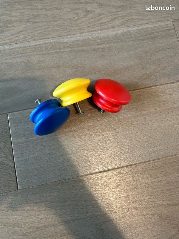Poignées de meuble enfant rouge jaune bleue (image 1)