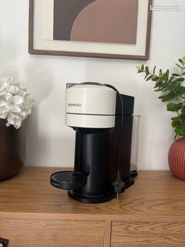 ☕ Machine à café Nespresso Vertuo Magimix – Blanc & Noir (image 1)