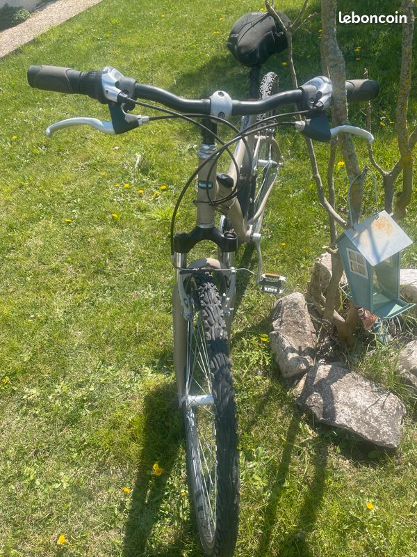 Vélo b-twin (image 1)