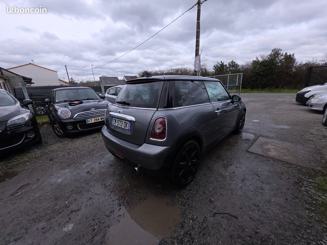 MINI HATCH R56 1.4i - 95 One (image 4)