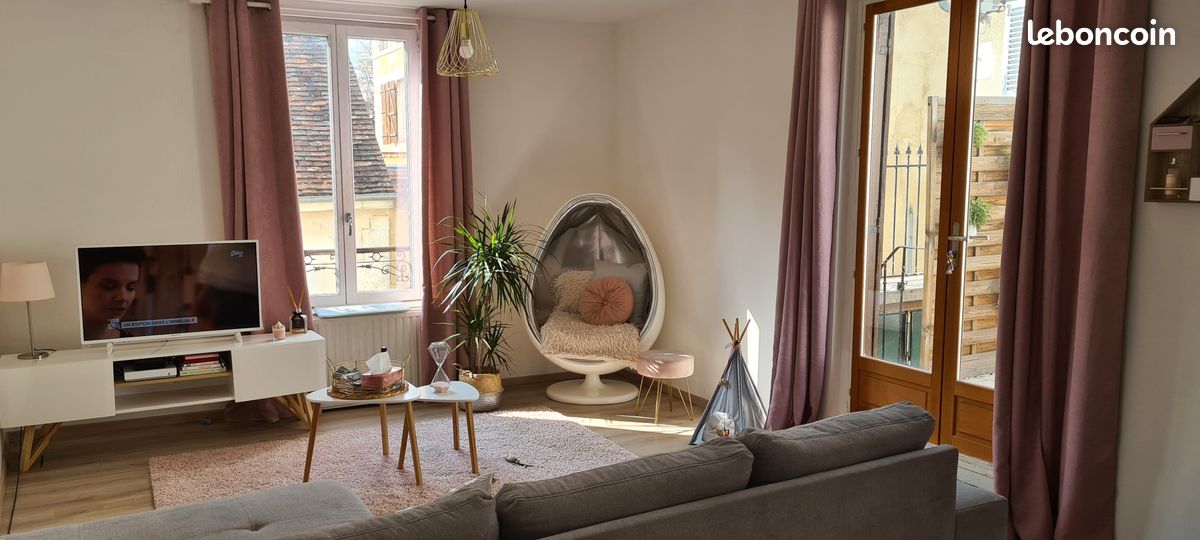 Appartement 4 pièces 83 m² · à Auxerre · 83 m² · 890 €