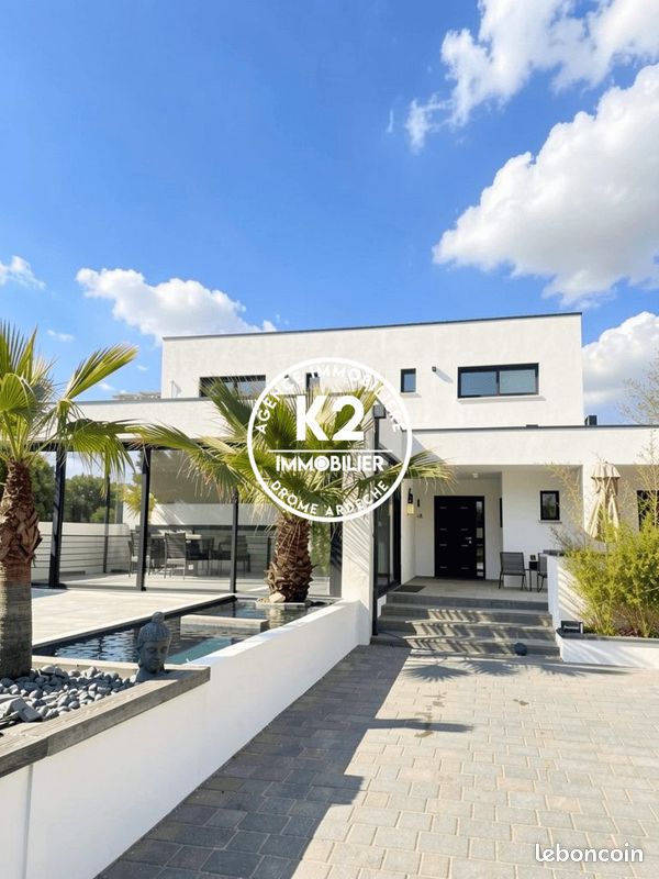 Maison 6 pièces 240 m² · à Montélimar · 240 m² · 649 000 €