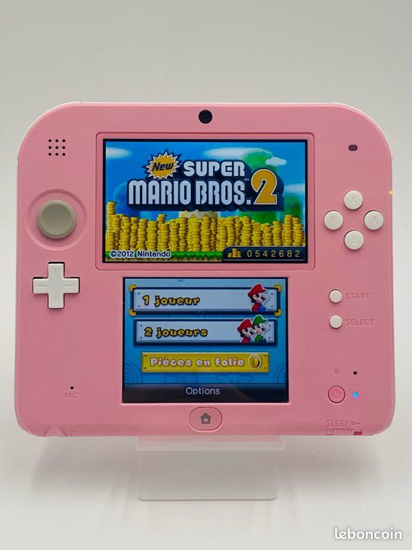 Console Nintendo 2DS Rose et Blanc avec Tomodachi Life préinstallé