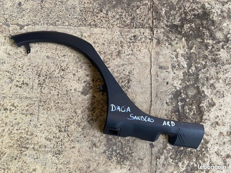 Elargisseur arrière droit sandero 2 (image 1)