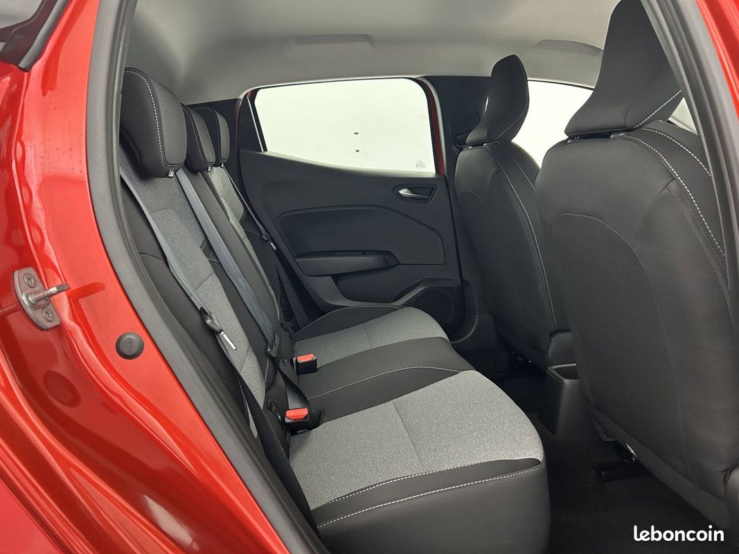 RENAULT Clio E-Tech full hybrid 145 ch GSR2 Evolution (image 16)