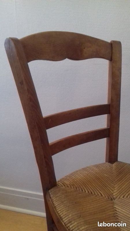 Chaise en bois ancienne paillée (image 4)