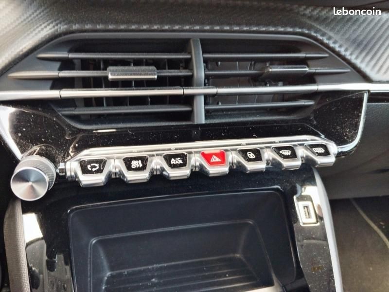Peugeot 208 1.2 PureTech 100ch S&S Style (image 22)