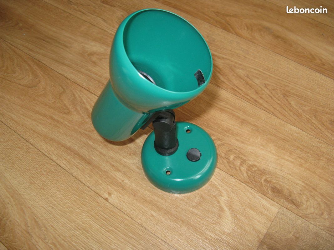 Spot mural orientable vert (image 3)