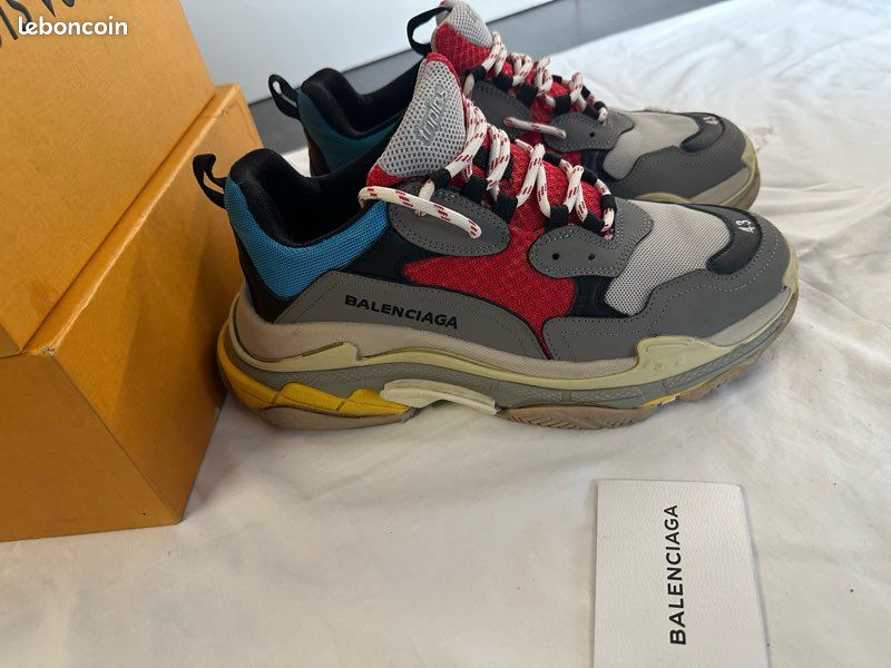 BALENCIAGA Triple S (image 6)