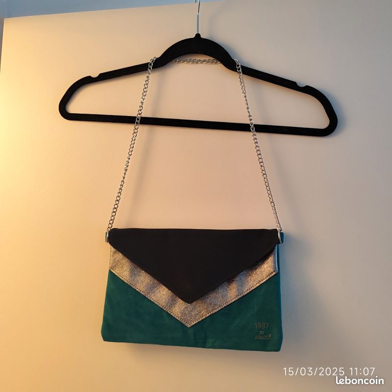 Pochette De Soirée Bottega Veneta Vintage - Cuir Taupe, Petit Format, Fermeture Bouton Pression