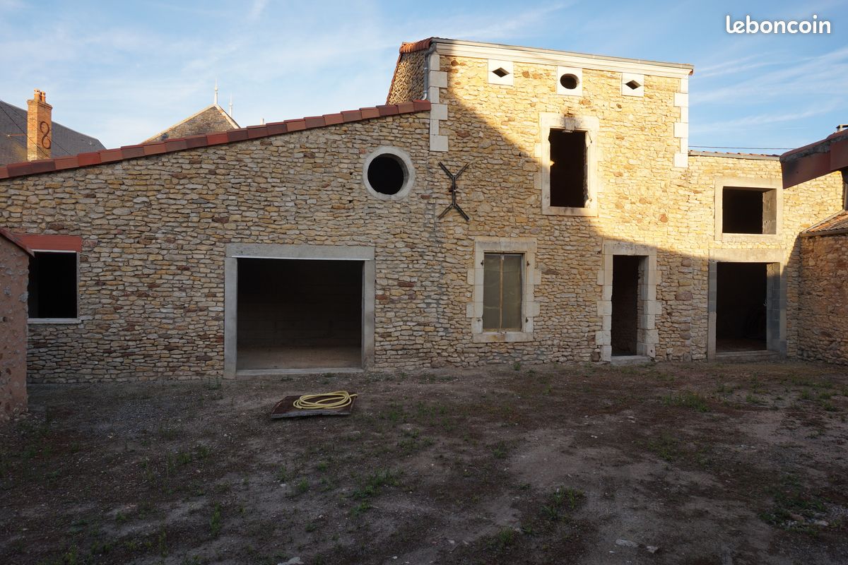 Maison 5 pièces 150 m² · à Airvault · 150 m² · 95 000 €