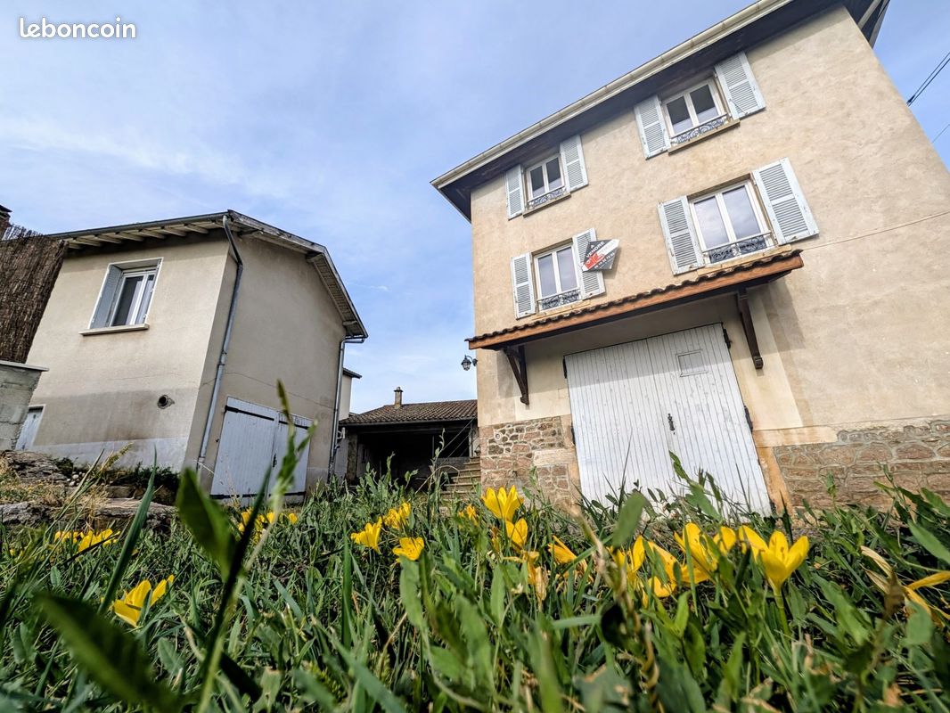 Maison 6 pièces 165 m² · à Saint-Étienne-des-Oullières · 165 m² · 390 000 €