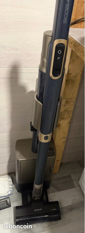 Aspirateur sans fil avec base d auto vidange (image 1)