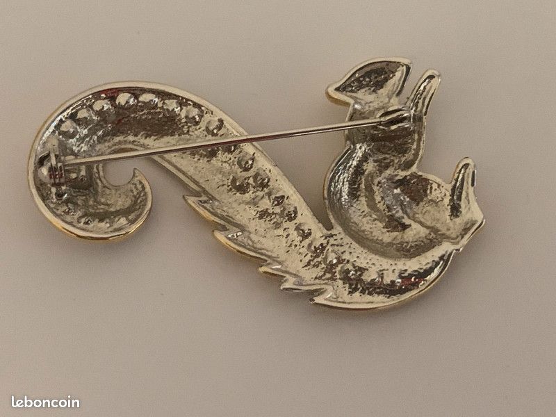 Broche Zoe Coste France - L'écureuil Et Sa Pierre Verte - Années 90 - Laiton Doré - Très Bon état