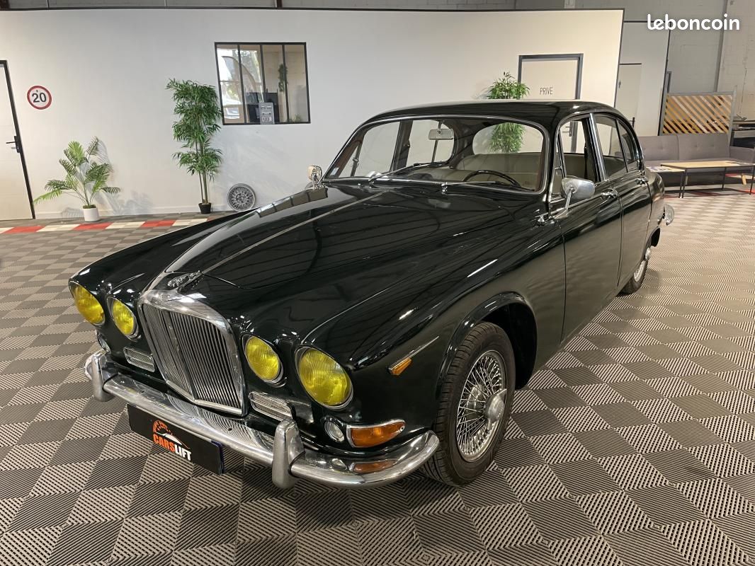 Jaguar 420 4.2 VERT ANGLAIS -BOITE MANUELLE- (image 1)