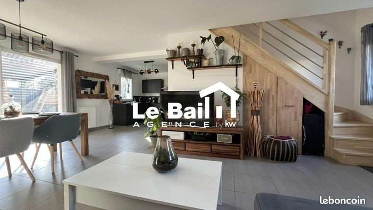 https://img.leboncoin.fr/api/v1/lbcpb1/images/d7/33/94/d733943ae75a096895f9730e4190dff5b33a903d.jpg?rule=ad-image