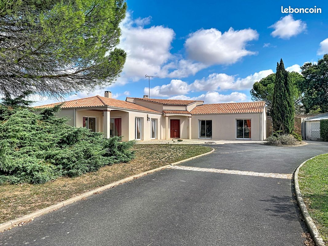 Maison 6 pièces 182 m² · à Luçon · 182 m² · 1 500 €/mois