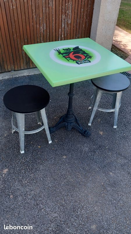 Table de bistro et ses tabourets (image 4)