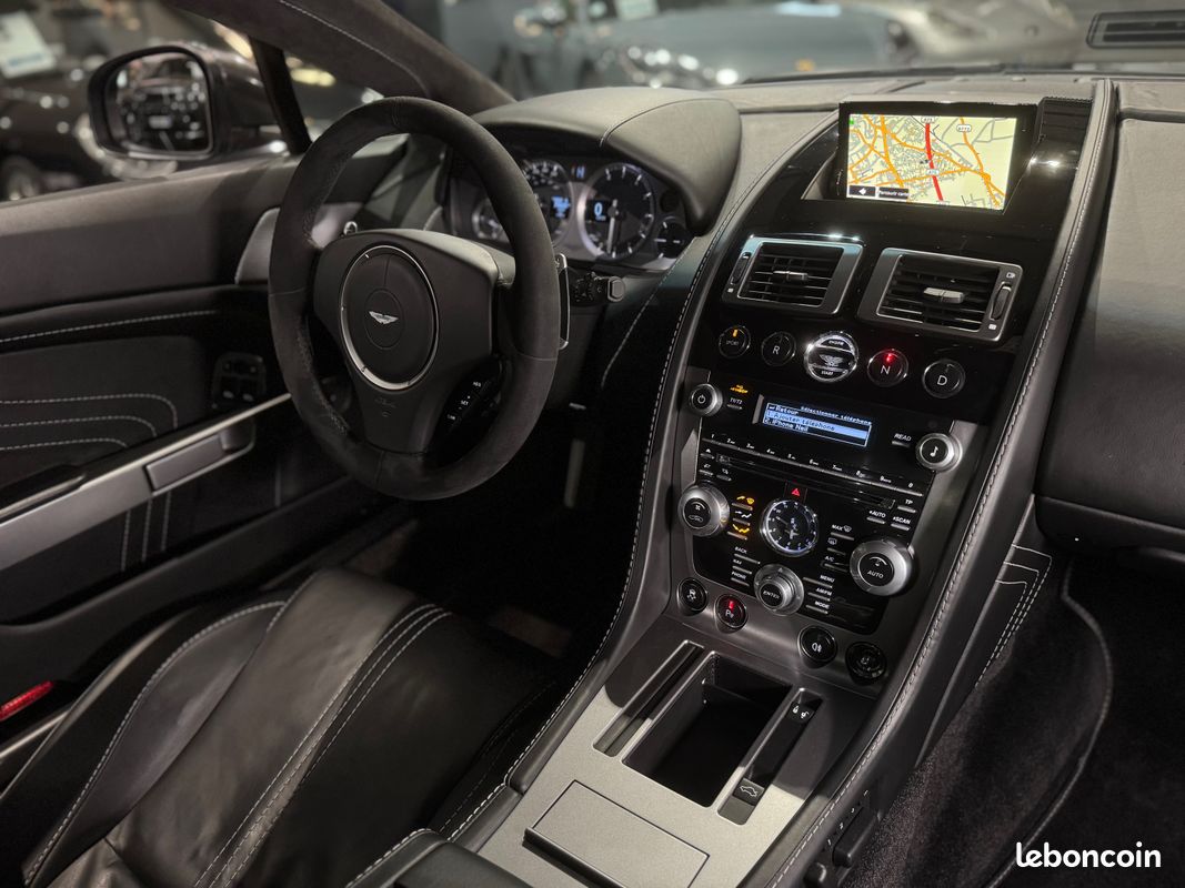 Aston Martin V8 Vantage S Sportshift II V8 4.7 436 CH BVA7 Cuir Clim Auto GPS Pack Carbonne Volant Alcantara 2012 (image 7)