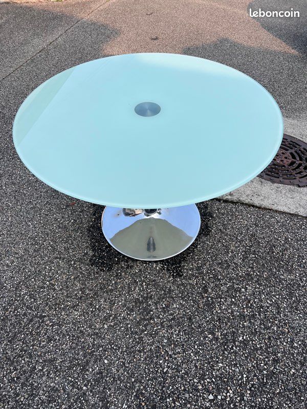 Table ronde (image 1)