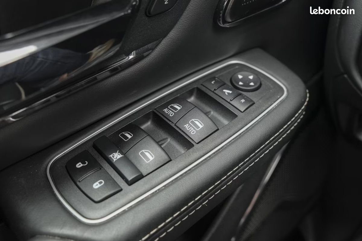 Dodge RAM 1500 Limited Widebody LPG 5.7 V8 HEMI 401 ch 4x4 – Harman Kardon – Air Suspension (image 14)